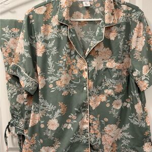 Cupcakes & Cashmere Green Floral Pajama Set